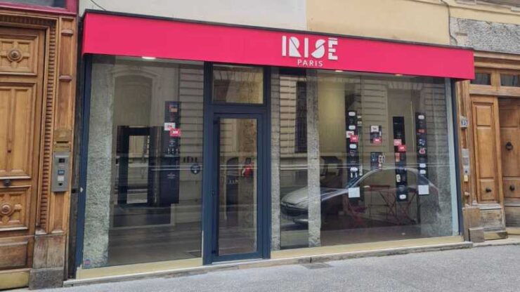 Make-Up Lessons With a Professional in Lyon - Booking Your Experience