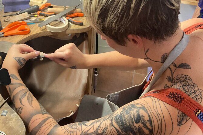 Make your own silver ring in a private jewelry workshop - Good To Know