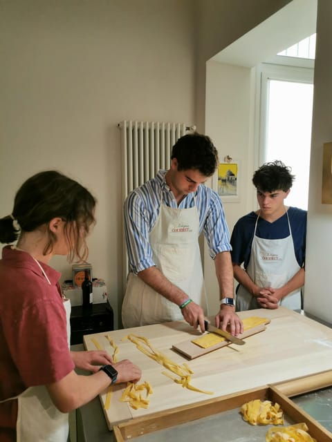 Making Handmade Pasta in Bologna - Meal and Wine Pairing