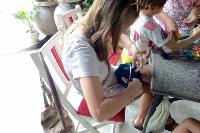 Making Lanterns Class in Hoi An Old Town - Showcasing Your Handmade Lantern