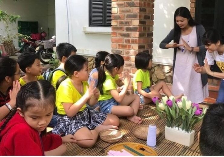 Making the Paper Flowers Experience in Hue - Good To Know