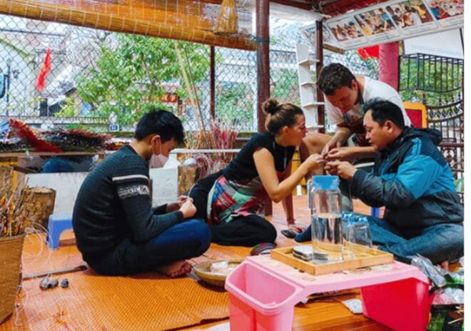 Making the Paper Flowers Experience in Hue - Highlights of the Activity