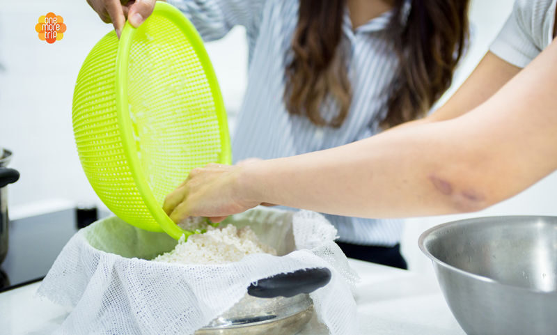 Making Traditional Rice Wine Makgeolli and Bar Food Experience - Pick a take-home option that fits your trip