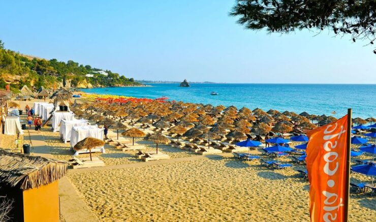 Makris Gialos: Relaxing Beach Stop - Destination Overview