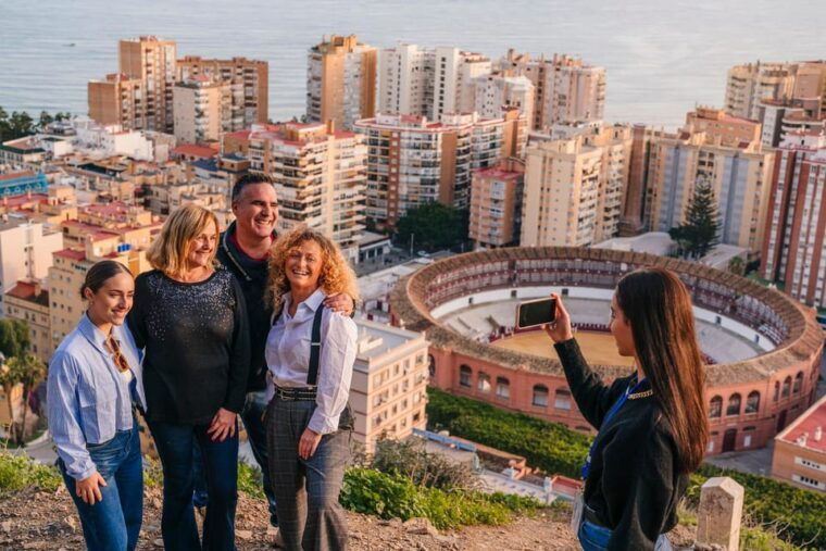 Málaga 1-hour by TukTuki: Essential and Private Tour - Tour Experience