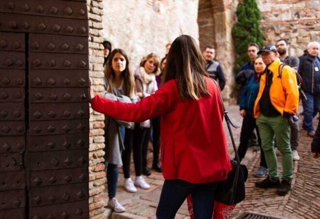 Málaga: Alcazaba and Roman Theatre Guided Tour With Entry - Description of the Alcazaba
