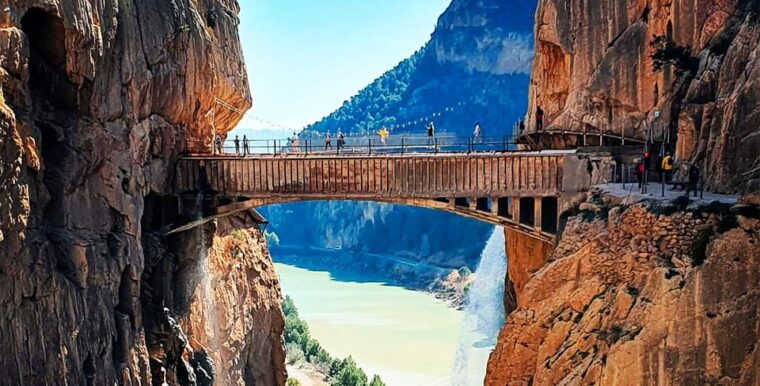 Málaga: Caminito Del Rey Guided Tour With Transportation - Highlights and Features