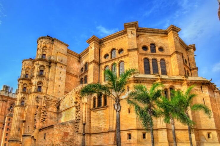 Malaga: First Discovery Walk and Reading Walking Tour - Itinerary Overview