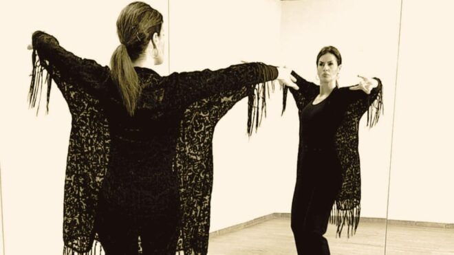 Málaga: Flamenco Dance Private Class To Learn a Choreo - Flexible Booking and Cancellation
