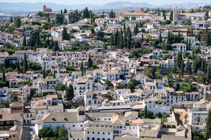 Malaga: Granada Day Trip With Alhambra, Palaces and Gardens - Experience