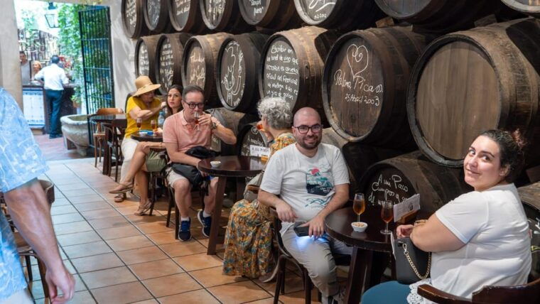 Málaga: Guided Tour and Tasting of Local Products - Iconic Locations in Málaga