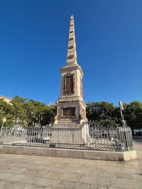 Málaga: Highlights Walking Tour with Drinks and Tapas - Culinary Stops and Tastings