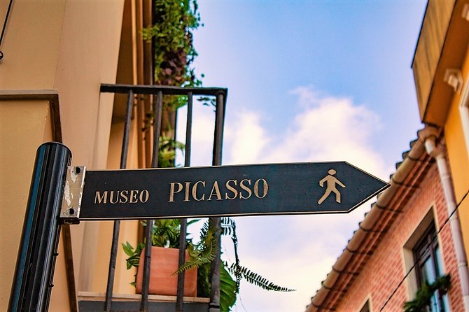 Malaga History of PICASSO Walking Tour - by OhMyGoodGuide! - Meeting and Pickup Information