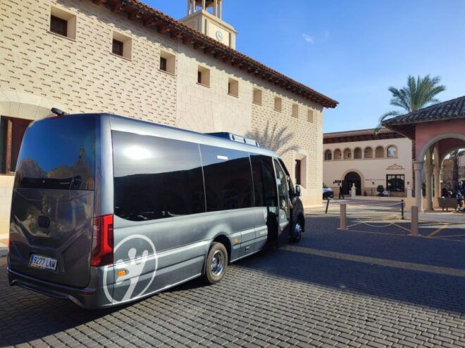 Málaga: Jaén Airport Transfers in a VIP Coach - Experience Highlights