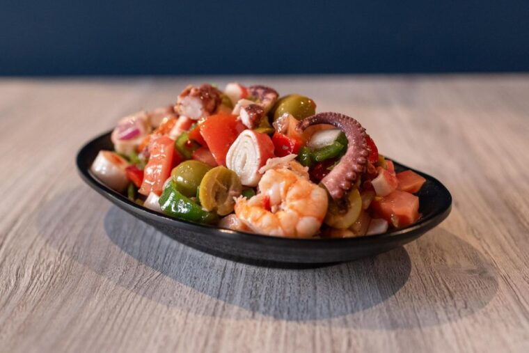 Malaga: Paella and Tapas Tour With the Best Flamenco Show - Meeting Information