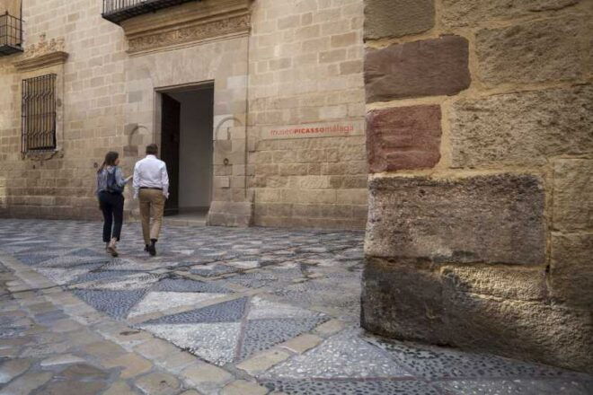 Málaga: Picasso Museum Málaga Entry Ticket - Visitor Experience and Amenities