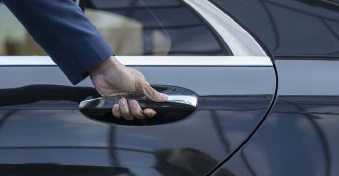 Malaga: Private Transfer to Granada - Service Features
