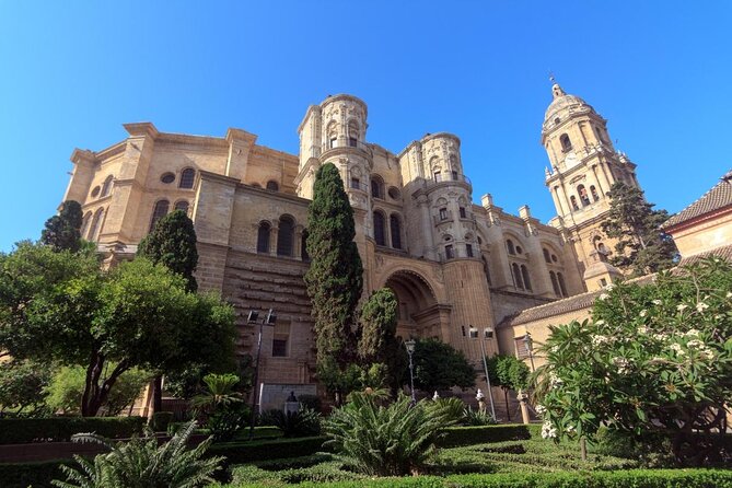 Malaga Private Walking Tour With a Professional Guide - Professional Guides Expertise