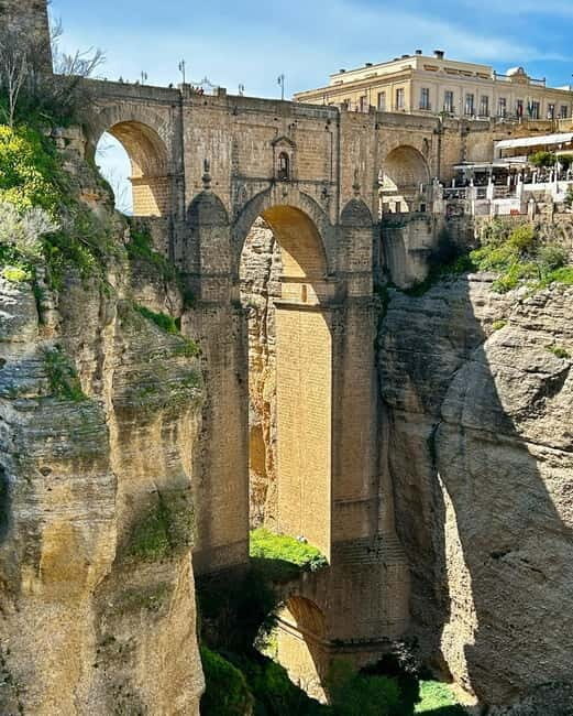 Malaga: Ronda and Setenil de las Bodegas Day Trip - Discovering Ronda: A Town Perched on a Rocky Cliff