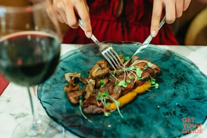 Malaga: Show and Food at Alegría Flamenco and Restaurant - Inclusions