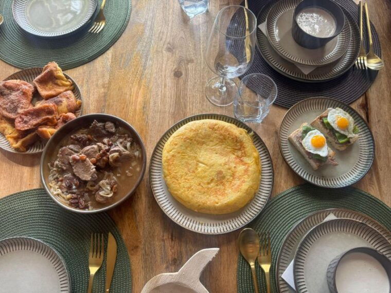 Malaga: the Ultimate Tapas Workshop With Market Visit - Pairing Local Wines With the Menu
