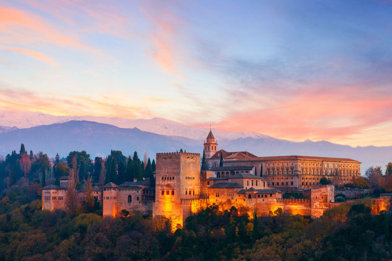 Malaga to Granada: Full-Day Alhambra Guided Tour with Transport - Key points to know before you book