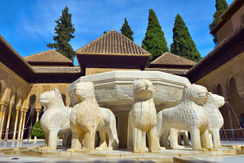 Malaga to Granada: Full-Day Alhambra Guided Tour with Transport - The Malaga to Granada drive sets the pace