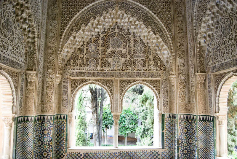 Malaga to Granada: Full-Day Alhambra Guided Tour with Transport - At the Alhambra, prepare for a walking day