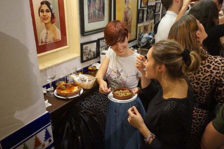 Málaga: Traditional Tapas and Wine Tour - Tour Highlights