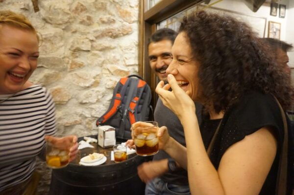 Málaga: Traditional Tapas and Wine Tour - Expert Guides and Local Recommendations