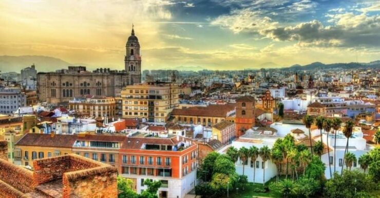 Malaga: Walking Tour of Must-See Attractions - Experience Highlights