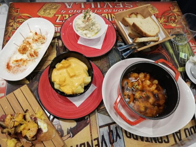 Malaga: Wine and Tapas Tour With Tastings and Drinks - Customer Reviews