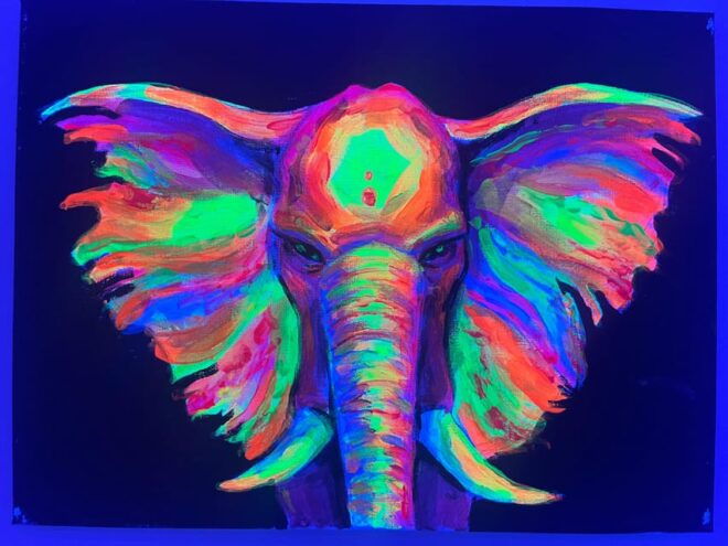 Málaga: Wine Gogh Glow Academy Paint and Sip Class - Wine and Art Pairing