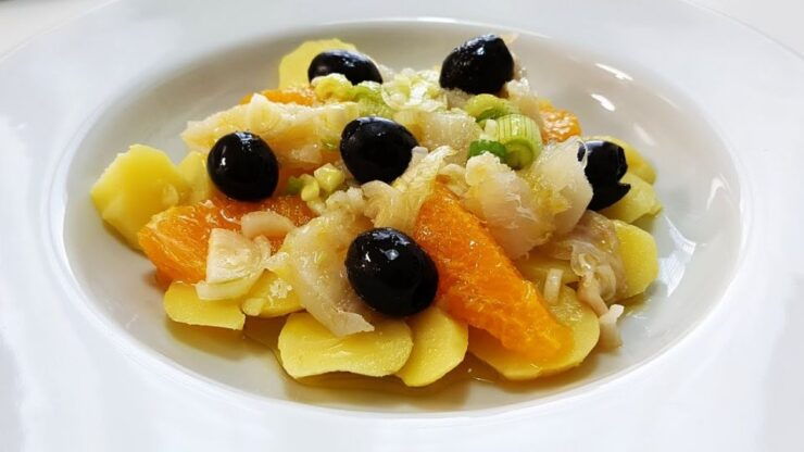 Malaga's Tradition and Tapas Tour With Official Guide - Experience Highlights