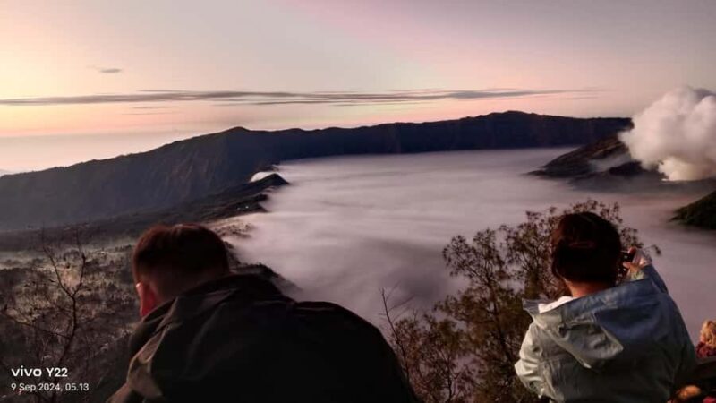 Malang: Bromo Sunrise & Jodipan Colorful Village Tour - Good To Know
