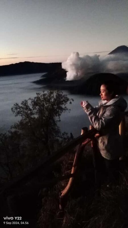 Malang: Bromo Sunrise & Jodipan Colorful Village Tour - Midnight Pickup and Journey to Mount Bromo