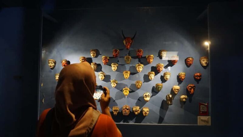 Malang: Cultural Tour to Kidal & Jago Temples, Panji Museum - Good To Know