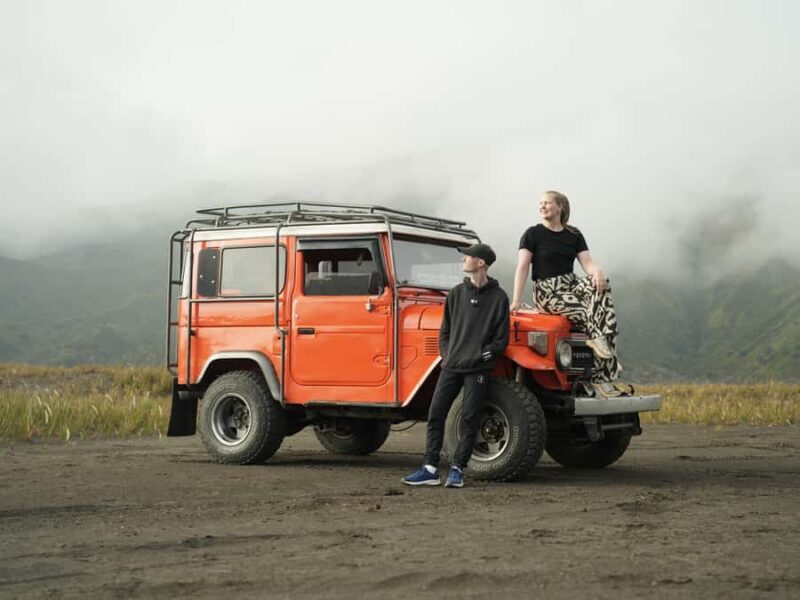 Malang: Mount Bromo Sunrise Trip, Guided Tour with Photos - Watching the Sunrise from Penanjakan Viewpoint