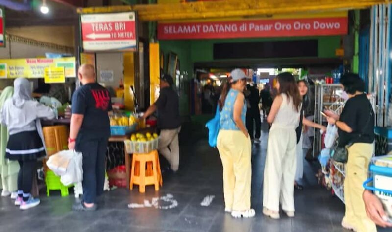 Malang: Pasar Oro-Oro Dowo Market Tour with Local Guide - An In-Depth Look at the Market Tour Experience