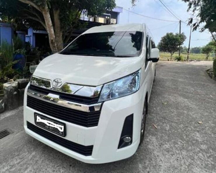 Malang : Private Car Charter With Driver in Group by Van - Transportation and Driver Details
