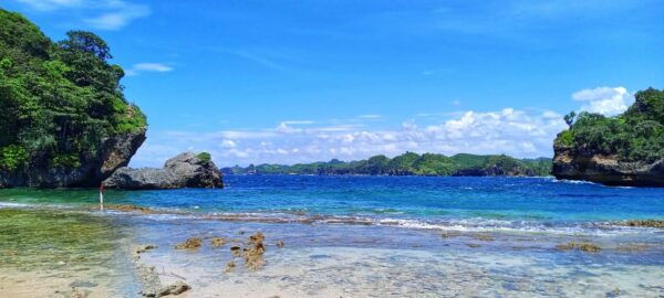Malang: South Beaches Tour With Private Transfer - Important Information