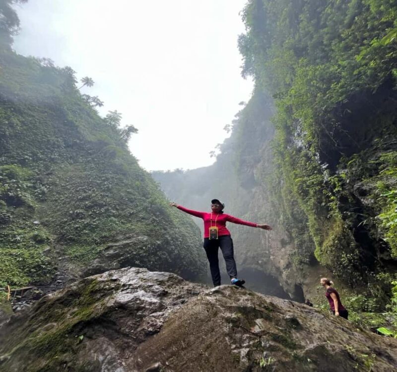 Malang: Tumpak Sewu Waterfall & Goa Tetes Guided Tour - Good To Know