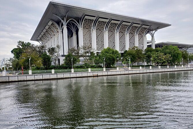 Malaysia Cruise Tasik Putrajaya - Is It Worth It? Our Honest Take