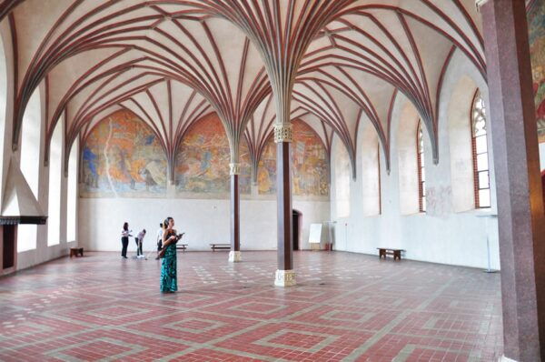 Malbork: Castle of the Teutonic Oder From Warsaw - Private - Architectural Highlights
