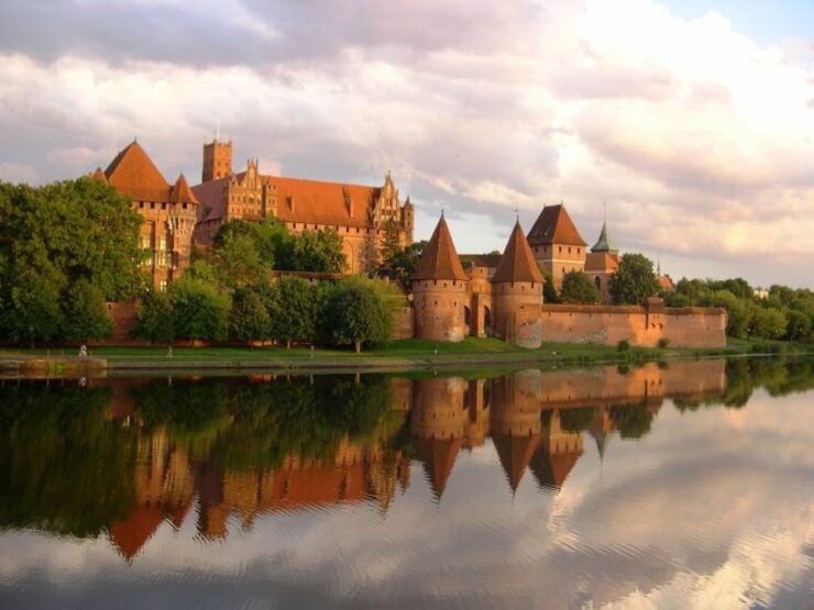 Malbork Castle Tour: 6-Hour Private Tour - Tour Highlights