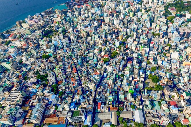 Male City Tour - Language Options (English/Spanish/French/Italian) - Meeting Point Details