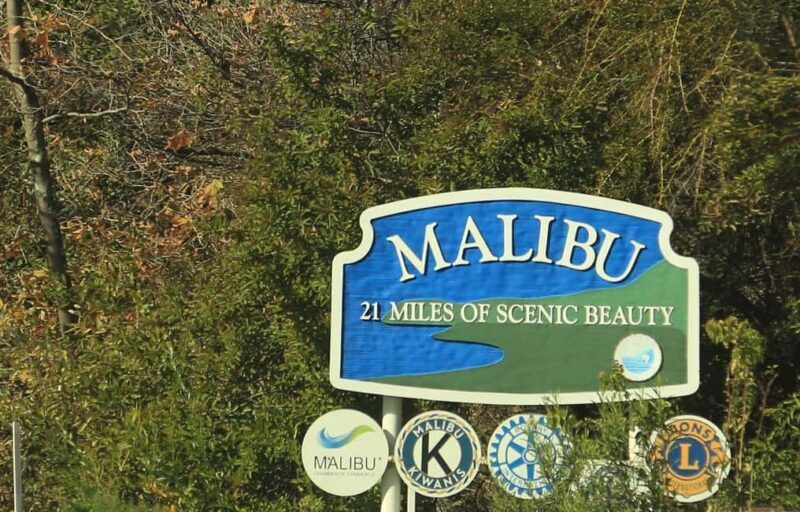 Malibu: Celebrity Homes, Beaches & History Tour - Celebrity Homes & Neighborhoods
