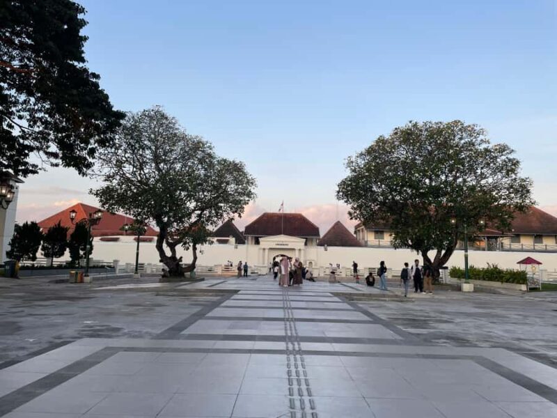 Malioboro Street Walking Tour with 5 local snacks tasting - FAQs