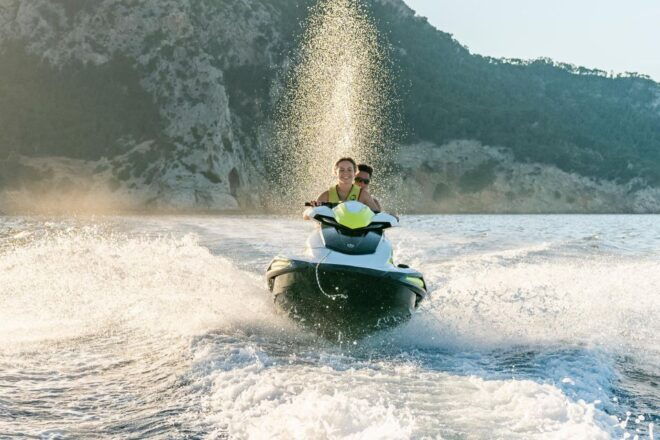 Mallorca Alcudia: Alcudia Bay-Eagle Nest Tour - Booking Information