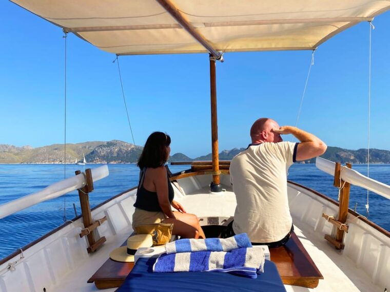 Mallorca: Alcudia: Private Boat Tour With Snorkel - Experiencing the Tour Amenities